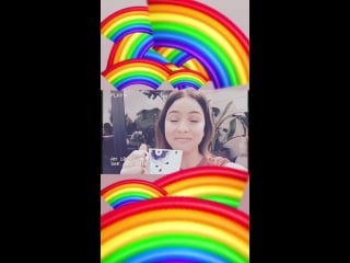 @shelleyhennig se bronzeando no seu ig stories