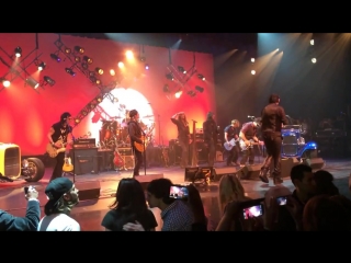 Steven tyler, johnny depp, marilyn manson, alice cooper butch walker sing come together!