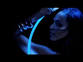 День 20 джоан смоллс (joan smalls) в календаре love 2016 (hype williams) 1080p