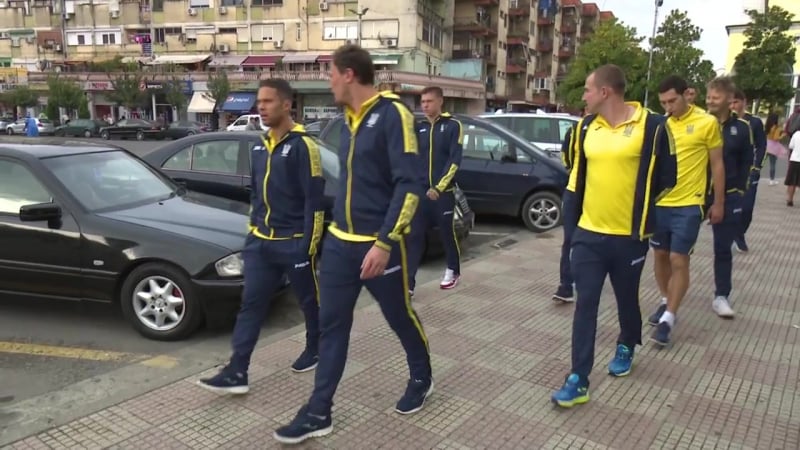 Прогулянка перед матчем з косово