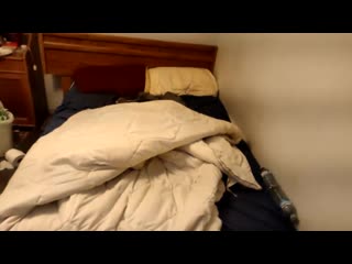 Сестра шалит ранним утром, а я