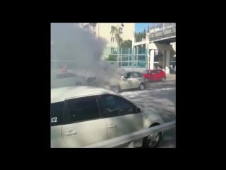 В сочи сгорела lada kalina 26 04 18 улица донская, 830 утра