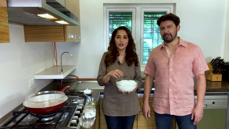 Madhuri dixit making sabudana khichadi madhuri dixit nene