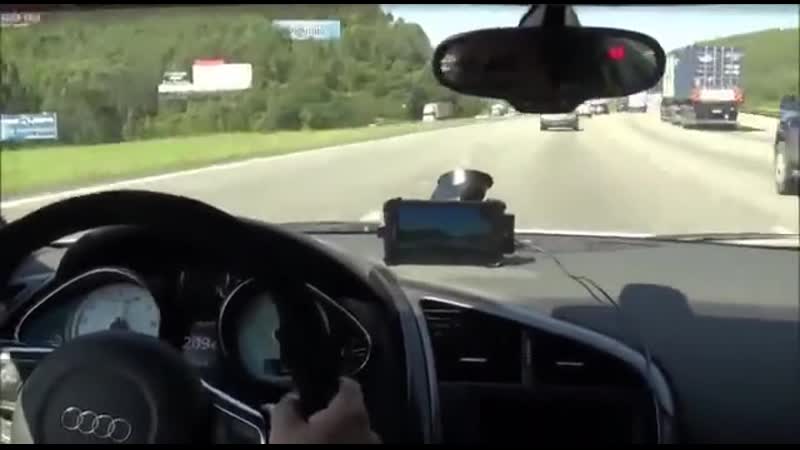 Audi r8 vs motorcycle 🏍 ⚔