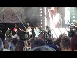 Olly murs & louisa johnson – unpredictable (live in canterbury 7 july)