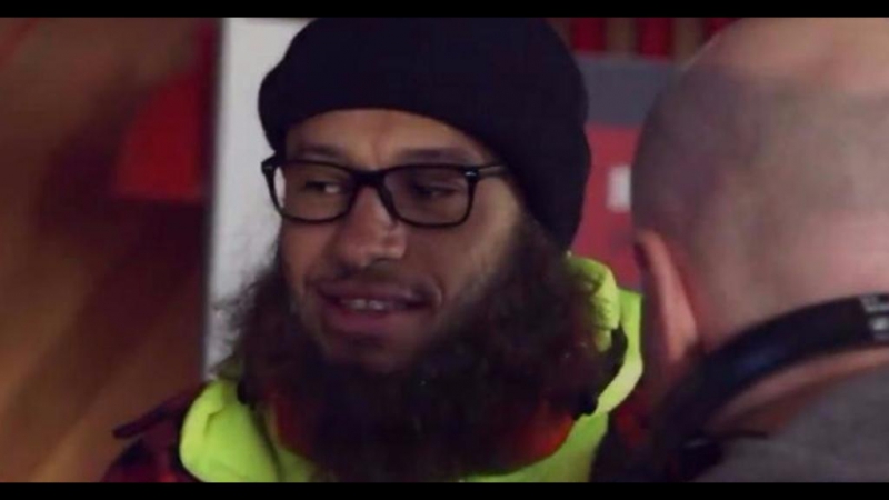 Окслейд чемберлен попытался разыграть фаната