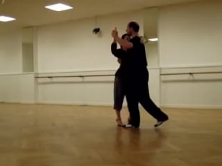 Salida, parada, calesita y base cruzada