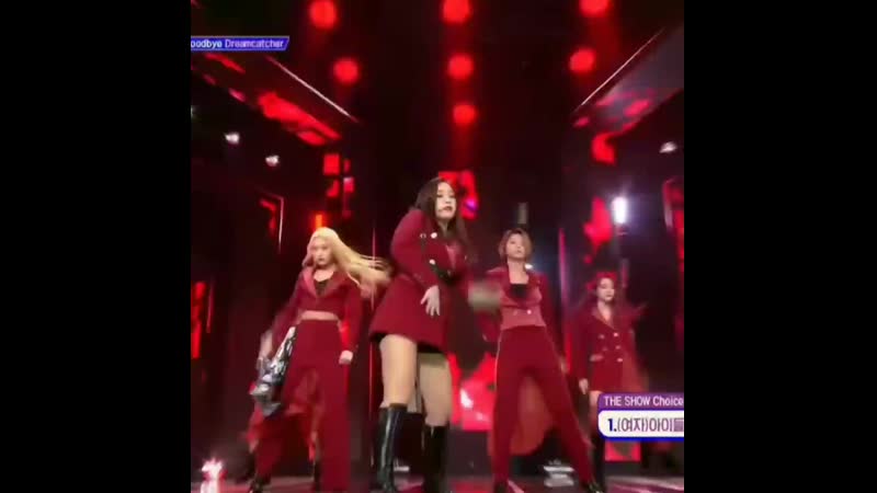 Their goodbye stage dami bowed during her part i'm crying