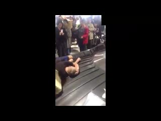 Остановите вите надо выйти