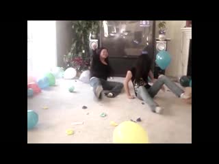 Sit popping classic balloon game