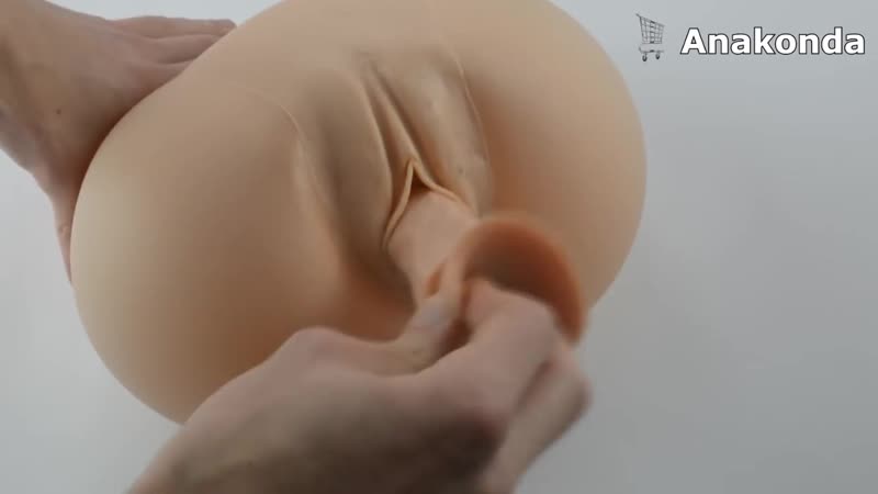 Интересный мужской маструбатор заполняется водой