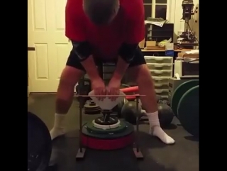 Aaron corcorran on the flask lift 115 kg(two handed pinch)