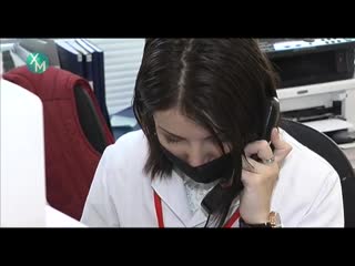 Волонтёры в белых халатах