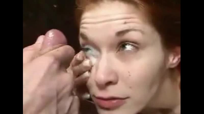 Рыжая телка в шутку получает сперму в глаз на кастинге Рыжая телка в шутку получает сперму в глаз на кастинге
