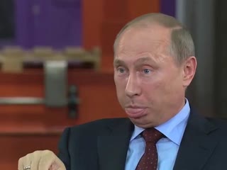 "бежит бежит и сдох" путин шутит (пердит ртом)