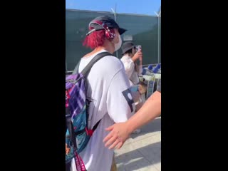 Dk feels liberated after a long flight, yunhyeong showing off his muscles, and bobby eye s