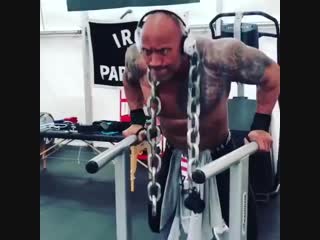 Дуэйн джонсон тренироа груди le'qy l;jycjy nhtybhjdrf uhelb