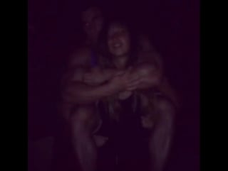 Калум оседлал карину 😅