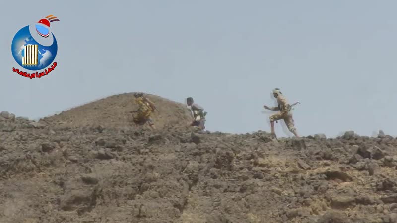 مأرب لحظات اقتحام الابطال لإحدى التباب الجبلية