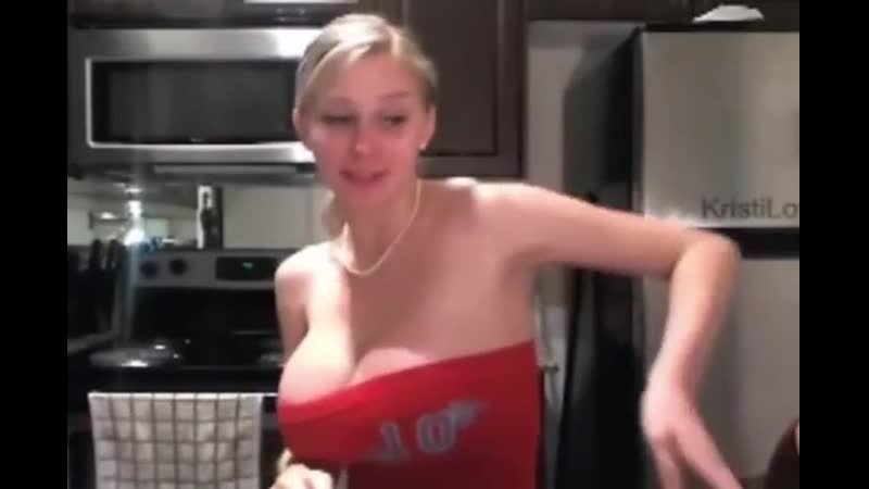 Wow porn video – Wow demonstrating her deepthroat skills [cam porn webcam вебка порно приват запи