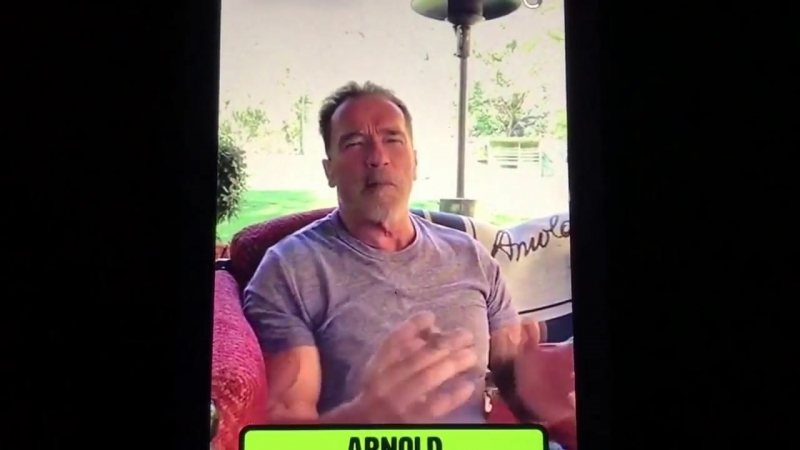 Arnold schwarzenegger asks kevin hart "how much can you bench"