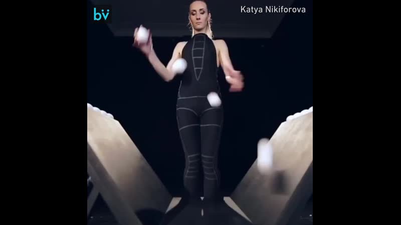 Барабанное жонглирование кати никифоровой