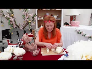 Sarah ferguson making sausage snails