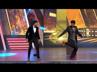 Zee cine awards 2016 arjun kapoor and ranveer singhs funny act on high heels