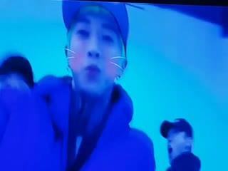 Jang woohyuk and concert fancam behind the scenes, cute 2