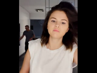 Get @selenagomez's new everyday summer #rareroutine