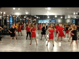 Red & black / bachata lady / zoom zoom dance /