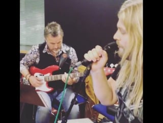 Eythor ingi and gulli briem (instagram video)