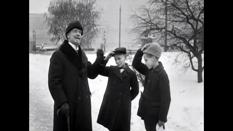 Marabou karl xii 1928 johan p molins staty av karl xii i kungsträdgården blir sugen på choklad