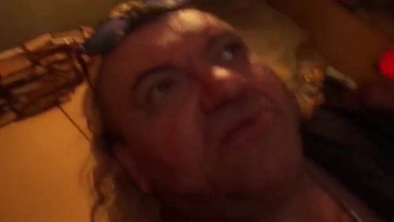 Санбой смотрит пердеж озона