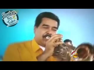 Video random de risa ⚡ maduro tocando lo culo de lo payaso bozo manejando la trompeta y bailando 🔥 360p