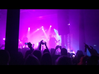 Crashdiet riot in everyone [live @ södra teatern, stockholm, 30 03 18]