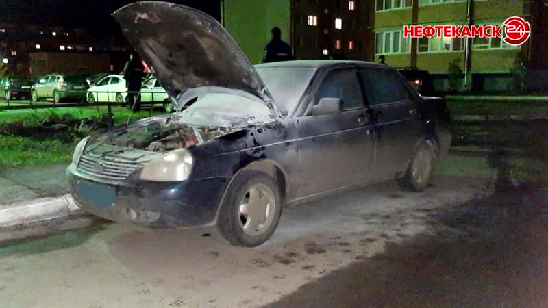 Воспламенение в подъезде и на паркое