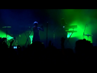 Robyn dancing on my own [live @ the trocadero]