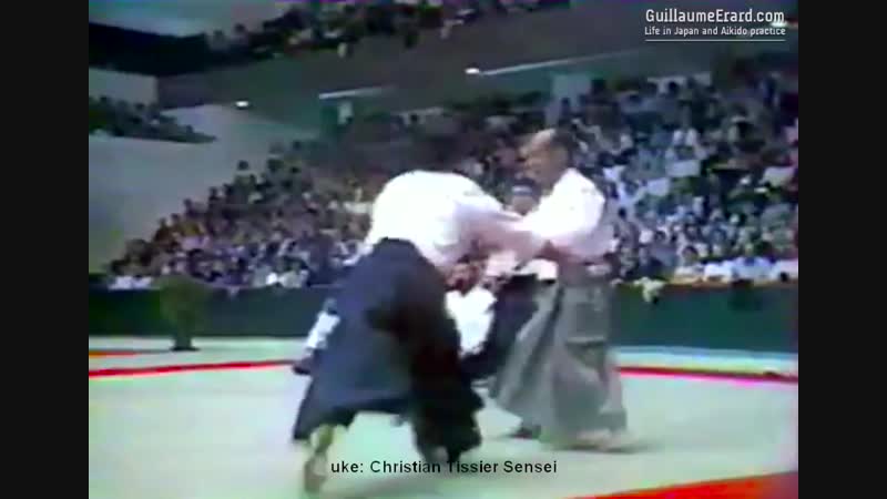 Aikido kisshomaru ueshiba demonstration (paris, 1980)