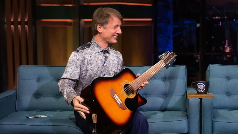 Валерий дидюля играет на гитаре вечерний ургант