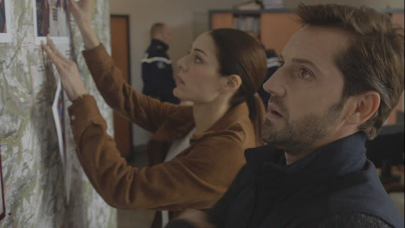 Молодые в оверни/meurtres en auvergne (2017)