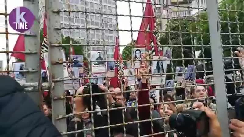 По киеву прошел "бессмертный полк" акция памяти и провокации радикалов {9 05 2019}