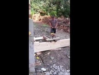 Вбил бутылку в доску