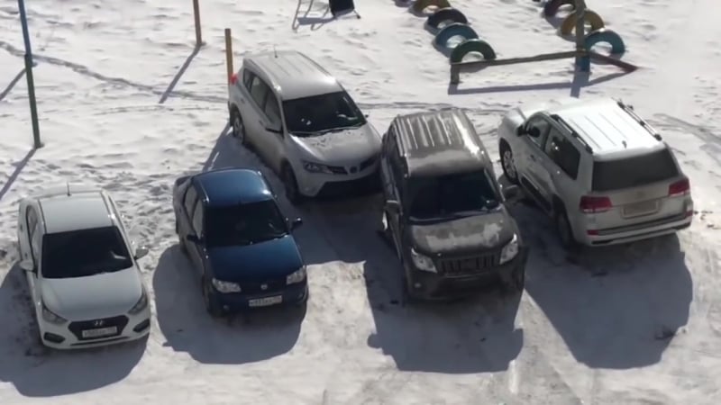 В катав ивановске пьяный муж таранил и громил машину жены