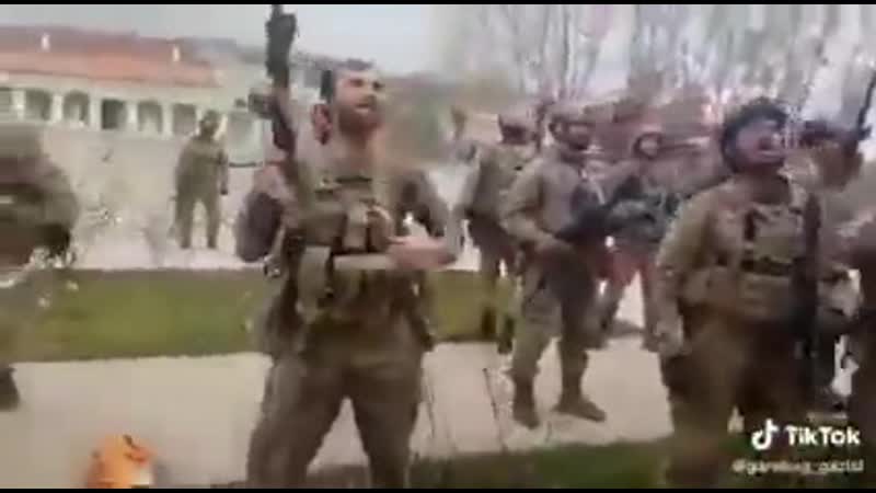Азербайджанские спецназовцы поют гимн азербайджана в момент освобождения шуши