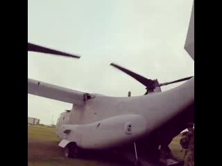 Don’t do this enough hump day ➡️ 31st meu style ospreys, bagpipe war tunes, and of course some rain ☔️ 👌🏾