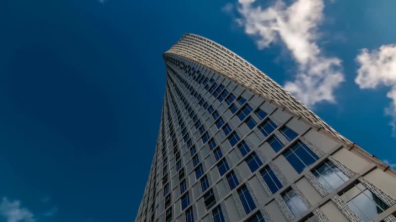 Уборщицу позвали убрать квартиру она не могла сдержать слёз, когда узнала, что для неё приготовили