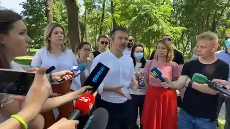 Вакарчук рассказал о решении покинуть парламент