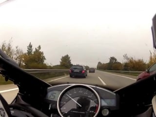 Yamaha r1 vs c63 amg 535ps vmax 310