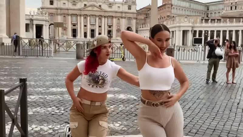 Magda liuzza and valeria bartolini bachata dancing in san pietro, rome